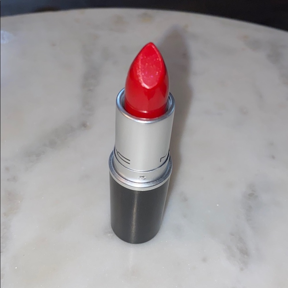 MAC Aaliyah Collectors Item hot like 🔥 lipstick